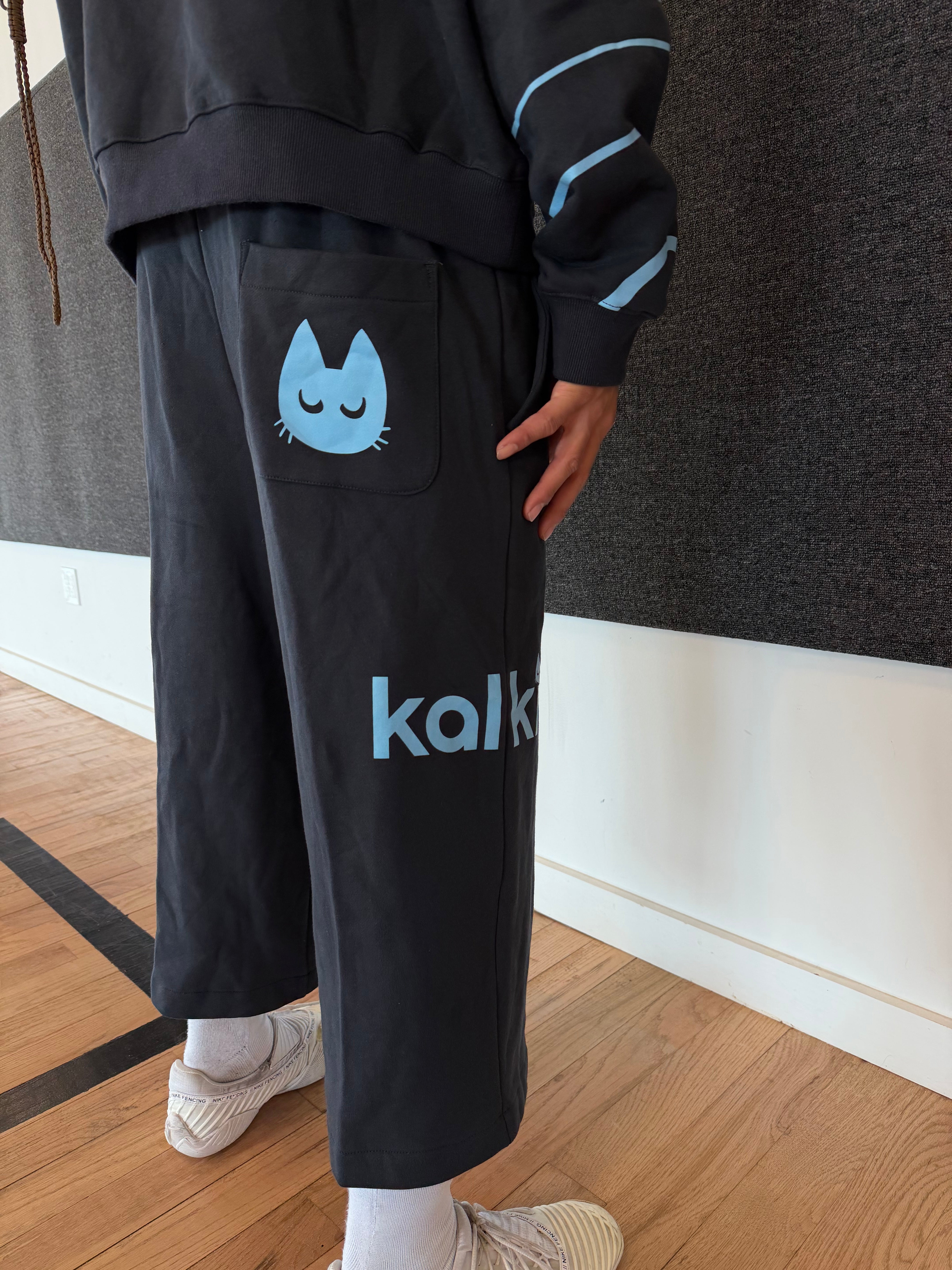 KalKitti Wide-leg Cropped Sweatpants